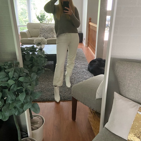 White Aritzia jeans! WILFRED/CITIZENS OF HUMANITY
